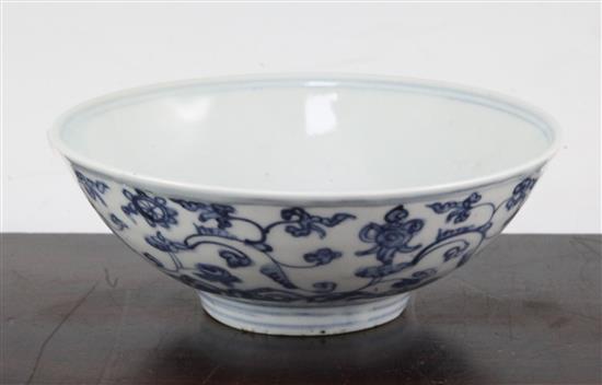 A Chinese Ming blue and white bowl, 15th century, 15cm